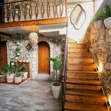 Mahzen (adults Only) Αλακάτι