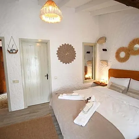 Mahzen Hotel 2*