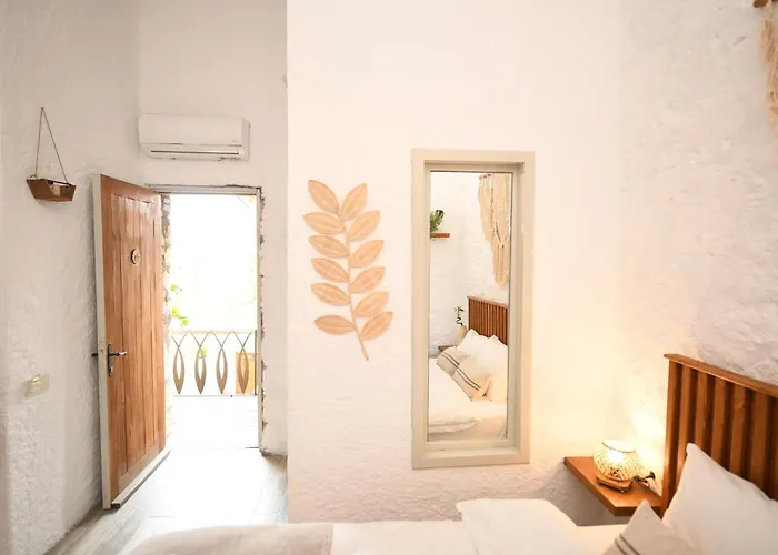 Отель Mahzen (adults Only)